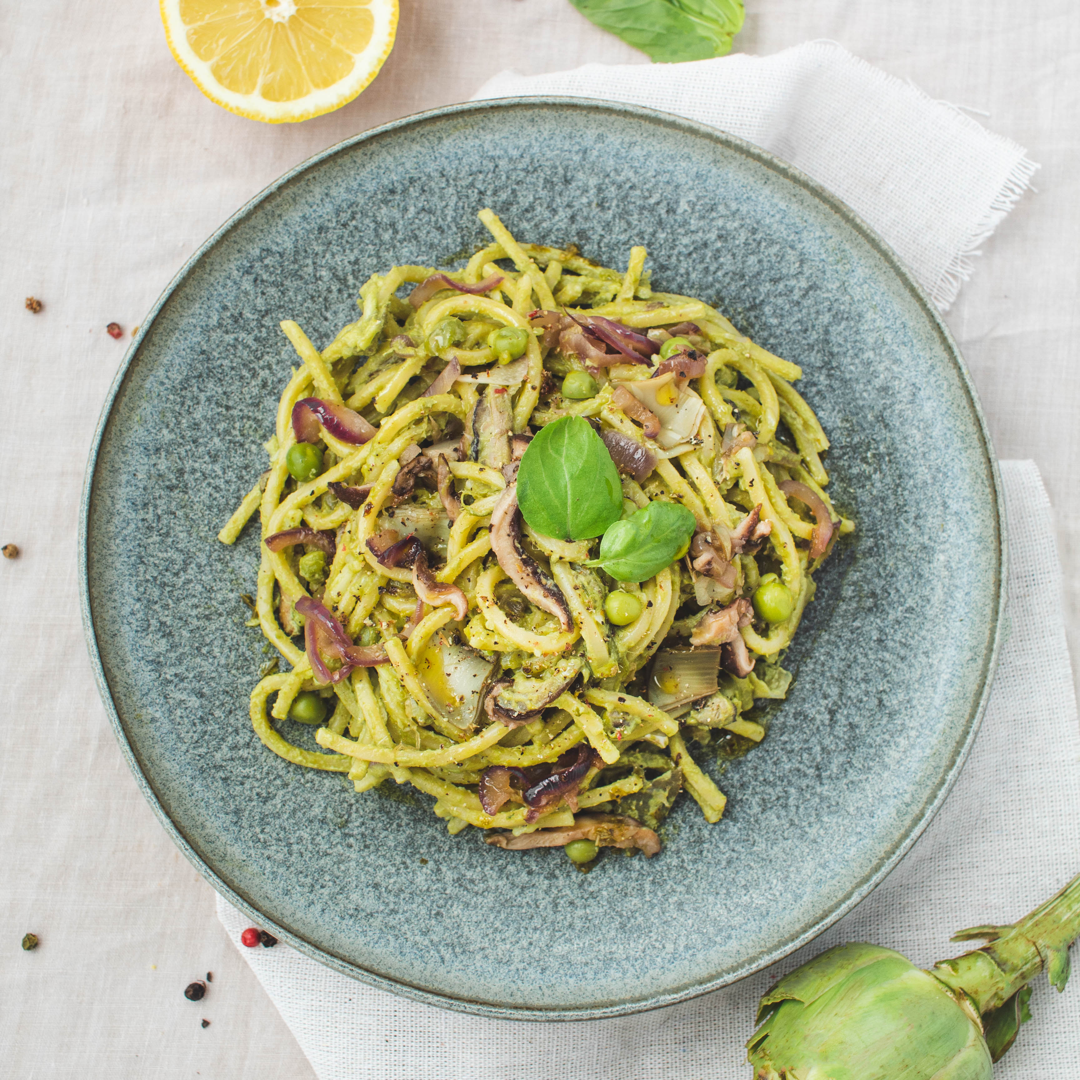 Massa com alcachofra e cogumelos shiitake